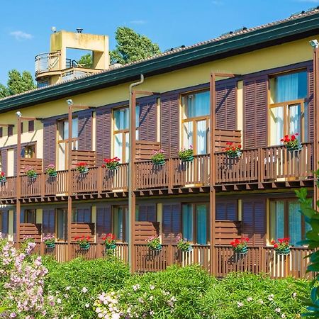Hotel Golf Inn Lignano Sabbiadoro Exterior foto
